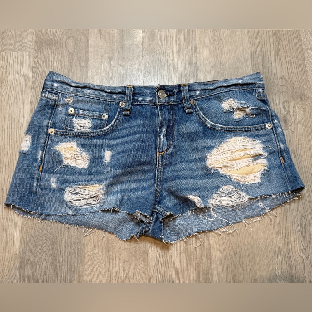 Rag and Bone Boyfriend Denim Cut Off Distressed Shorts Size 26